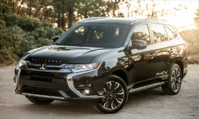 Mitsubishi Outlander 2.0L 2019 Angled Front