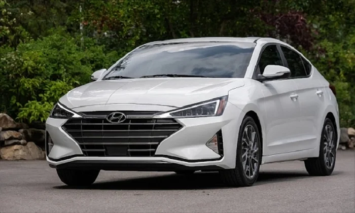 Hyundai Elantra 1.6 MPi 2019 Angled Front