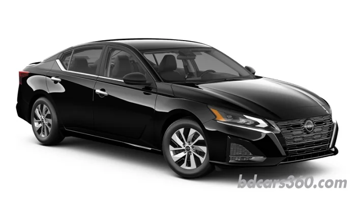 Nissan Altima 2.5 S 2025 Front right view 