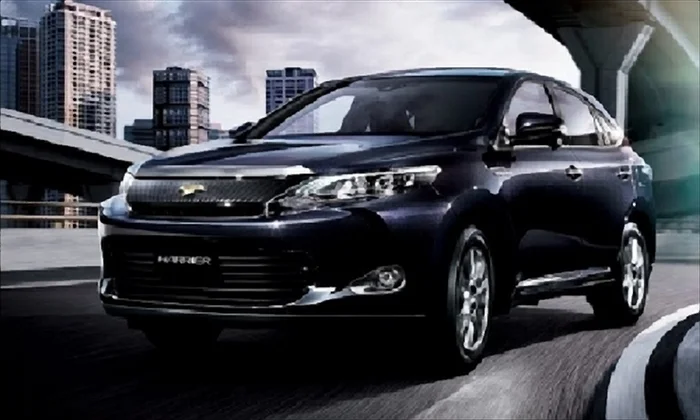 Toyota Harrier Elegance 2016 Angled Front