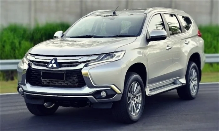 Mitsubishi Pajero GLS 2019 Angled Front