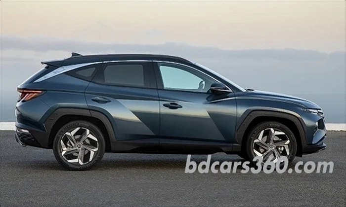 Hyundai Tucson 2L MPi Front left view