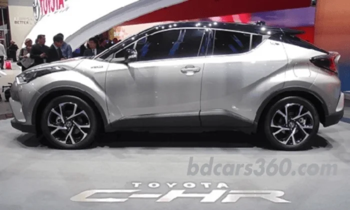 Toyota C-HR 2020 Side view