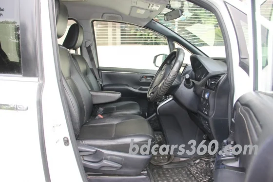 Used Toyota Esquire GI Hybrid 2014