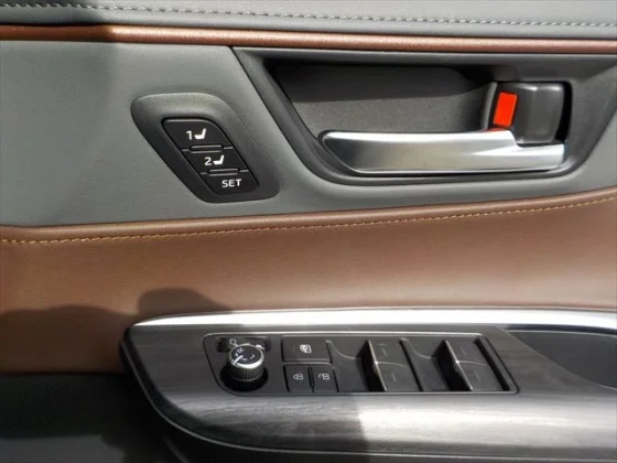 Reconditioned Toyota Harrier MXUA80 LEATHER PACKAGE 2020