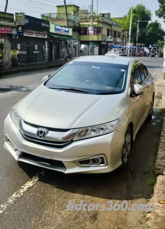 Used Honda Grace 2015