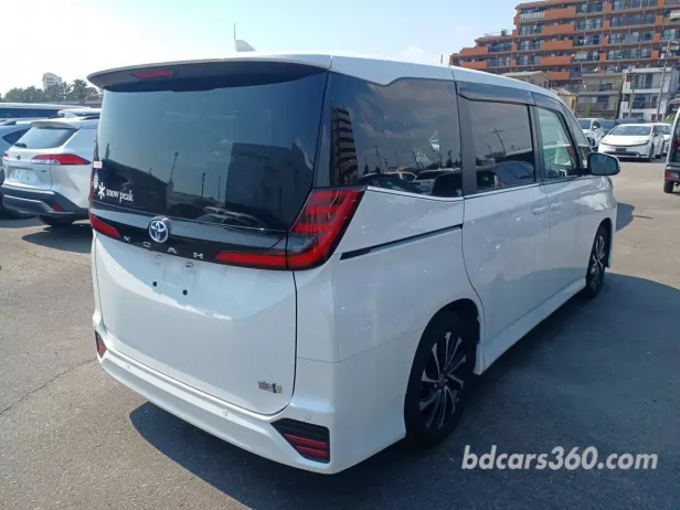 Reconditioned Toyota Noah Hybrid SZ 2023