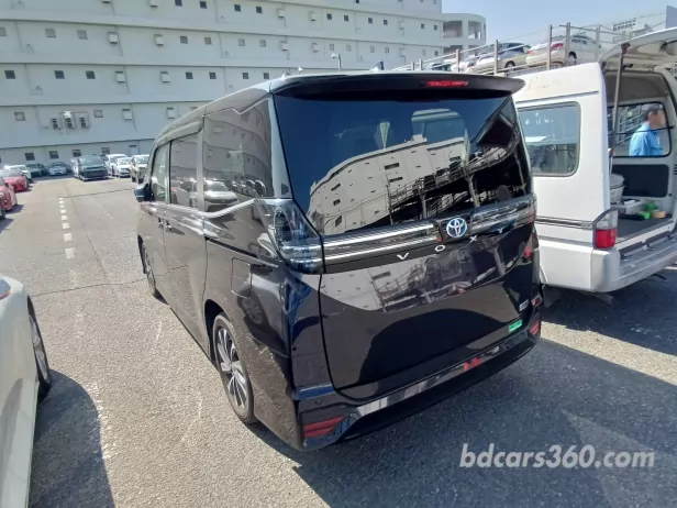Reconditioned Toyota Voxy Hybrid SZ 2022