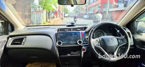 Used Honda Grace 2015