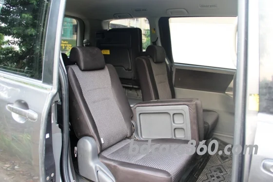 Used Toyota Noah X Smart Power Door & CNG 2011