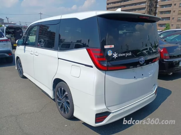 Toyota Noah Hybrid SZ 2023