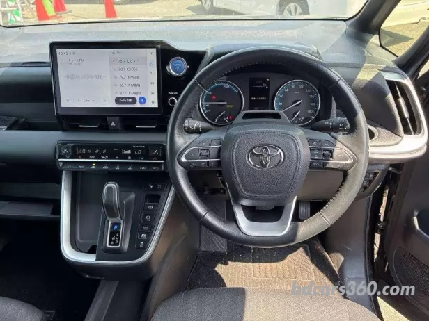 Reconditioned Toyota Hiace Super GL dark prime 2022