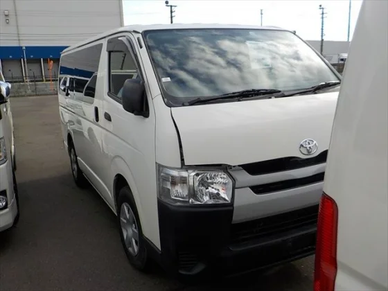 Reconditioned Toyota Hiace DX-PW 2017