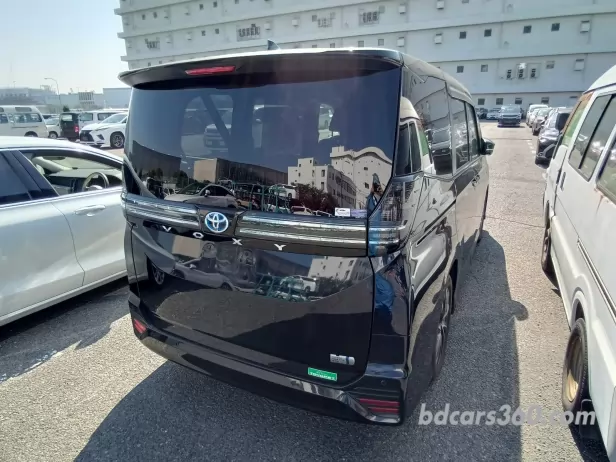 Reconditioned Toyota Voxy Hybrid SZ 2022