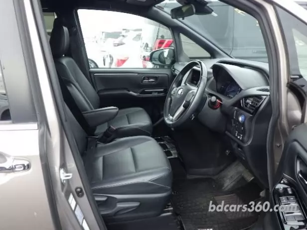 Reconditioned Toyota Esquire Hybrid GI 2021