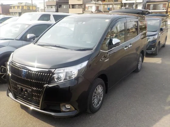 Reconditioned Toyota Esquire Hybrid 2017