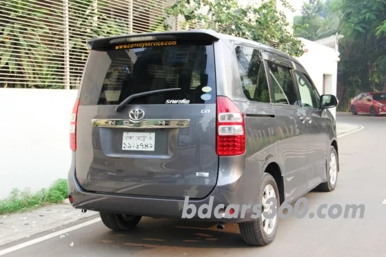 Used Toyota Noah X Smart Power Door & CNG 2011