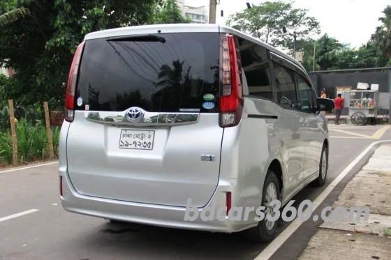 Used Toyota Noah G Door Power 2014