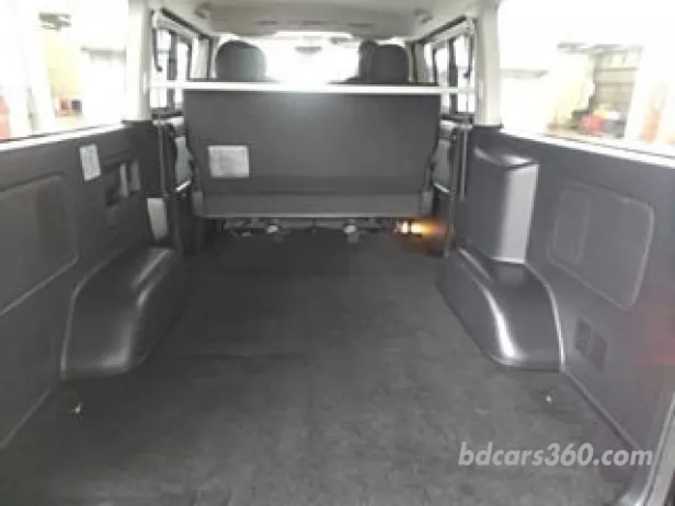 Reconditioned Toyota Hiace Super GL dark prime 2022