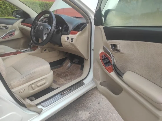 Used Toyota Premio G- superior 2015