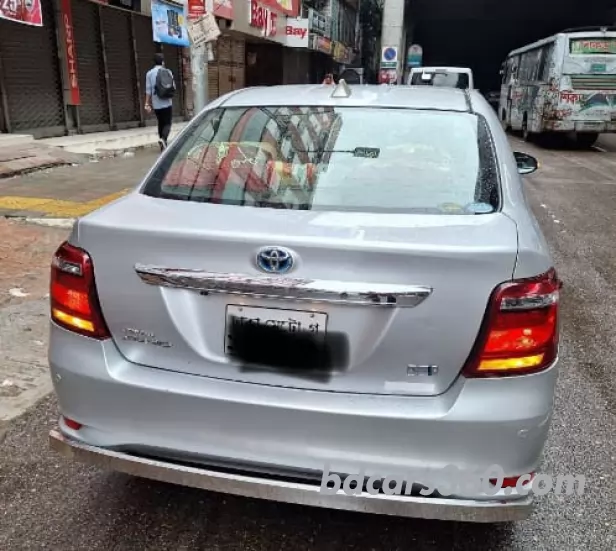 Used Toyota Axio 2015
