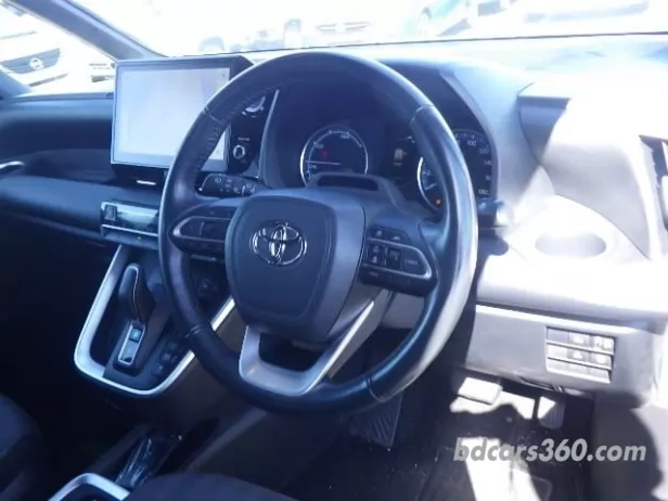 Reconditioned Toyota Noah Hybrid SG 2022