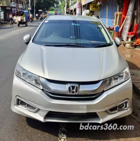 Honda Grace 2015