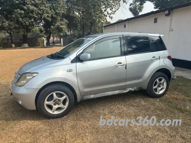 Used Toyota ist 2002