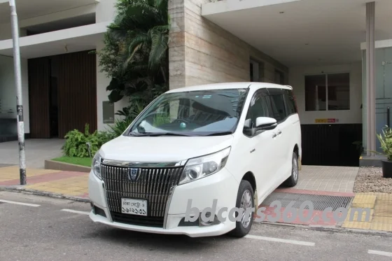 Used Toyota Esquire GI Hybrid 2014