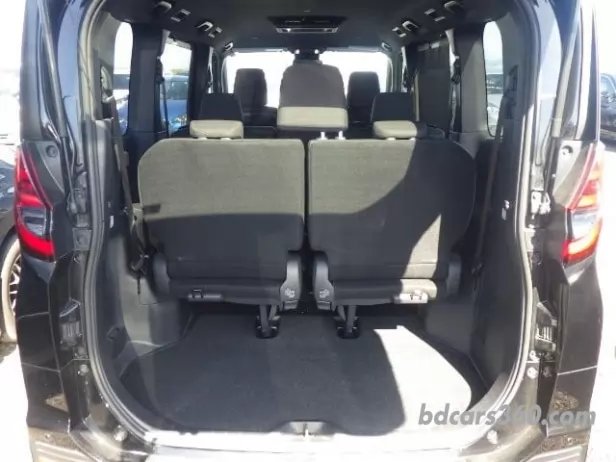 Reconditioned Toyota Noah Hybrid SG 2022