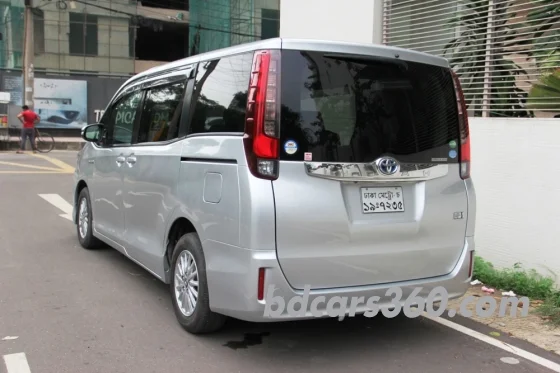 Used Toyota Noah G Door Power 2014
