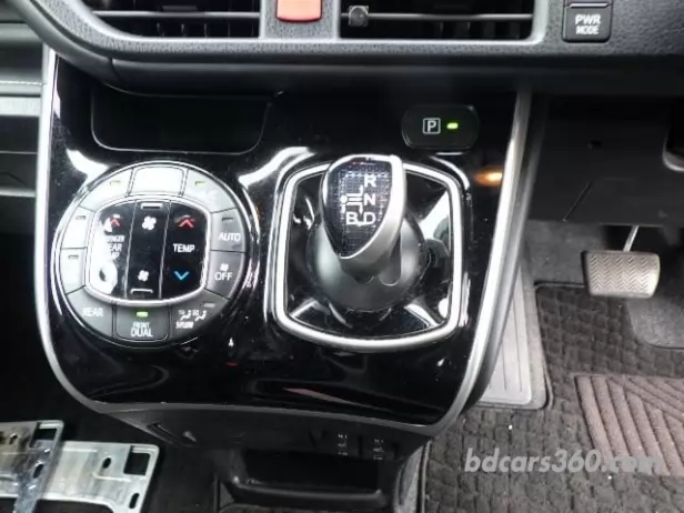 Reconditioned Toyota Esquire Hybrid GI 2021