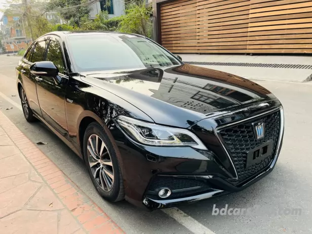 Toyota Crown G 2019