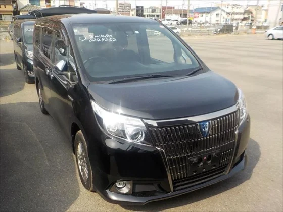 Reconditioned Toyota Esquire Hybrid 2017