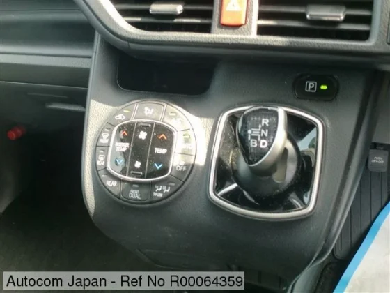 Toyota Noah  2017 5