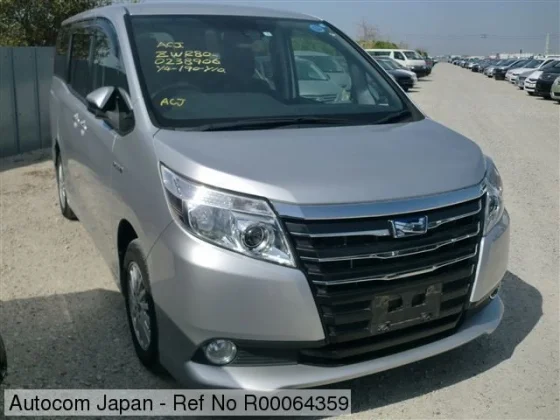 Toyota Noah  2017 8