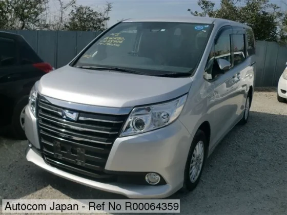 Toyota Noah  2017 12