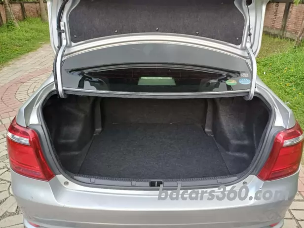 Toyota Axio X 2016 3