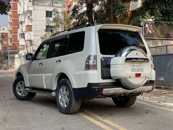 Mitsubishi Pajero  2008 4