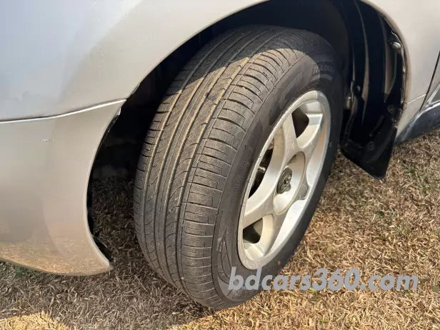 Toyota ist 2002 8