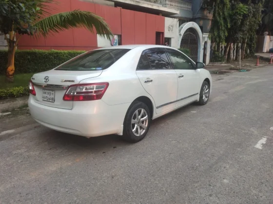 Toyota Premio G- superior 2015 4