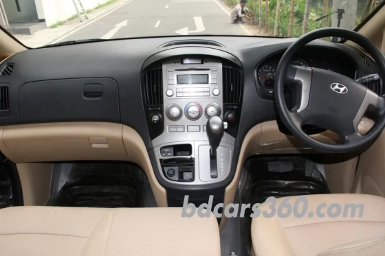 Hyundai H1 12 Passenger Octane 2015 14