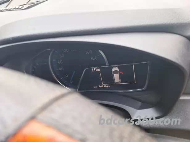 Toyota Axio Fielder Hybrid  2013 5