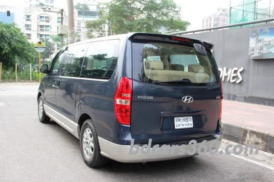 Hyundai H1 12 Passenger Octane 2015 3